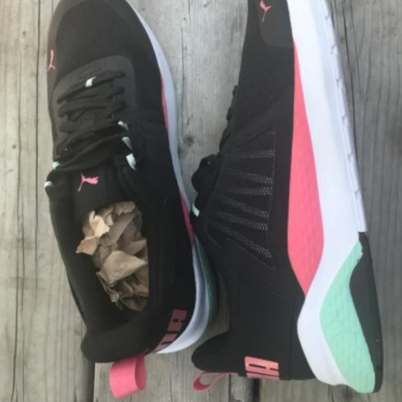 Puma shoes size 10.5 - Picture 6 of 7